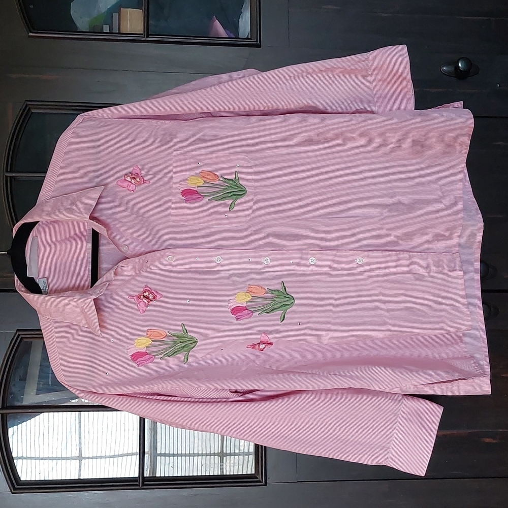 Spring butterfly flowers button pink stripes up